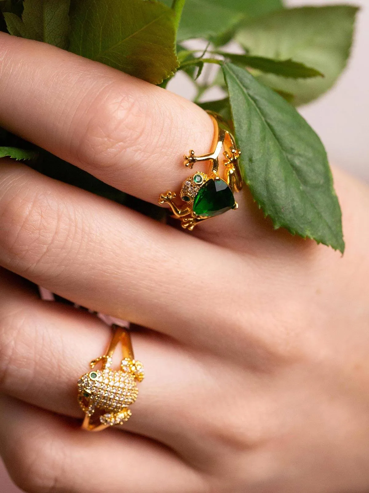 Frog Ring With Emerald Stone