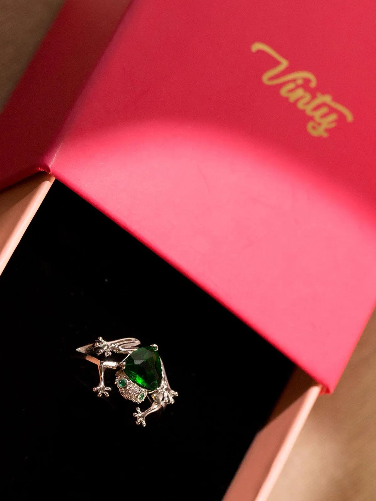 Frog Ring With Emerald Stone